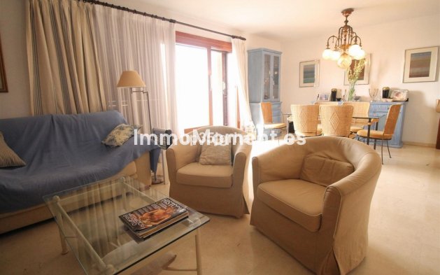 Resale - Apartment - Estepona - Estepona Centro