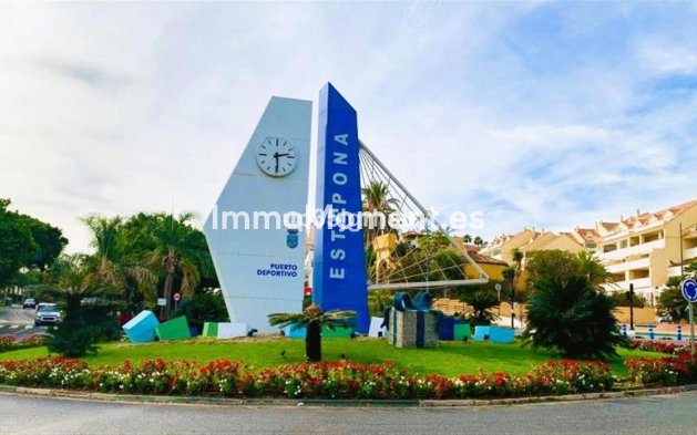 Resale - Apartment - Estepona - Estepona Centro