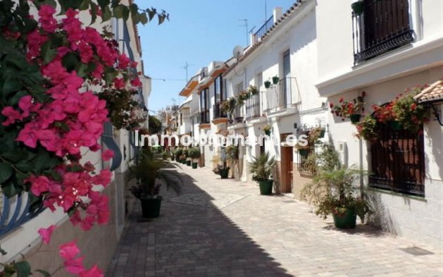 Resale - Townhouse - Estepona - Estepona Centro