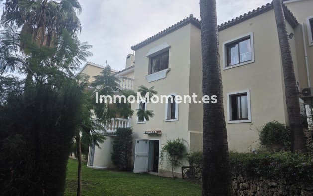 Resale - Villa - El Paraiso - New Golden Mile