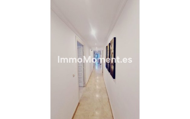 Resale - Villa - El Paraiso - New Golden Mile
