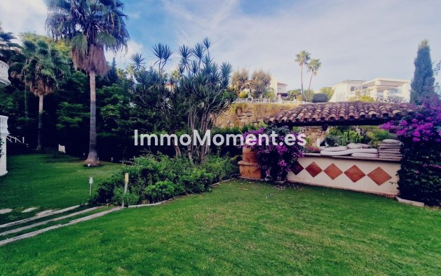 Resale - Villa - El Paraiso - New Golden Mile