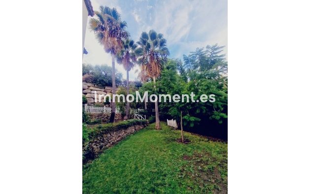 Resale - Villa - El Paraiso - New Golden Mile
