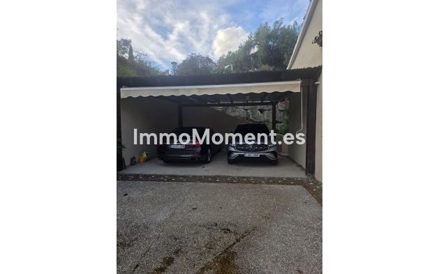 Resale - Villa - El Paraiso - New Golden Mile