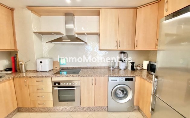 Resale - Apartment - Marbella - Elviria