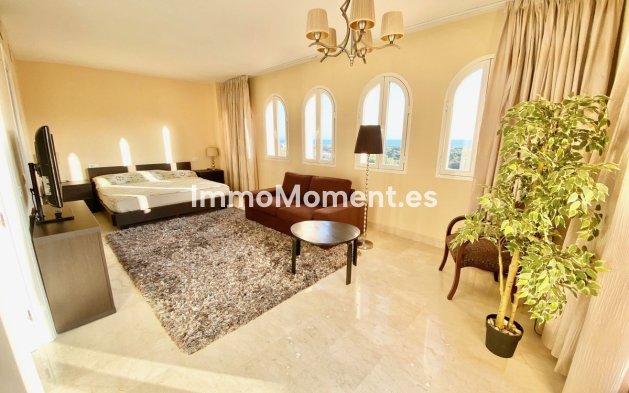 Resale - Apartment - Marbella - Elviria