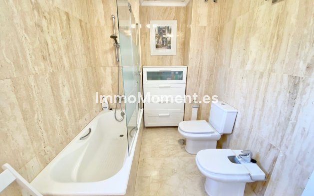 Resale - Apartment - Marbella - Elviria