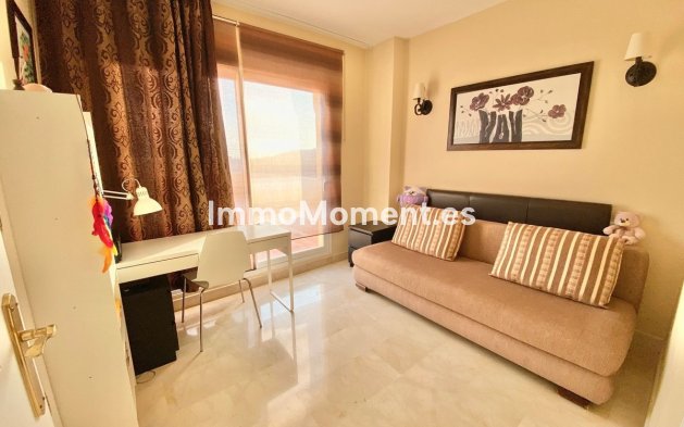 Resale - Apartment - Marbella - Elviria