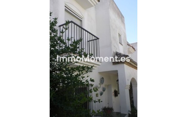 Bestaande woning - Geschakelde woning - Estepona  - Estepona Centro