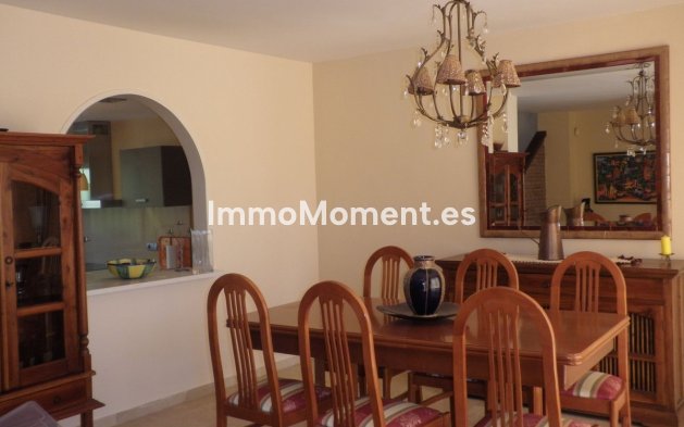 Bestaande woning - Geschakelde woning - Estepona  - Estepona Centro
