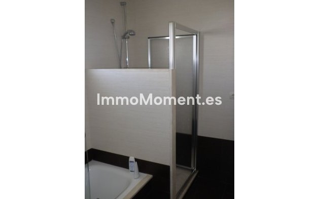 Bestaande woning - Geschakelde woning - Estepona  - Estepona Centro