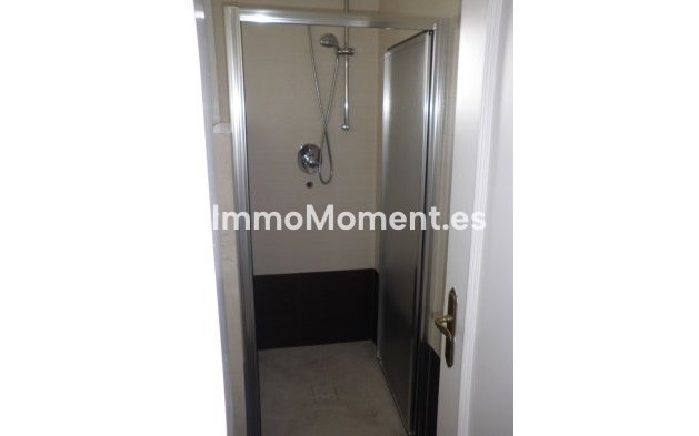 Bestaande woning - Geschakelde woning - Estepona  - Estepona Centro