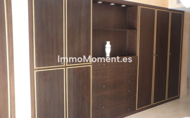 Bestaande woning - Geschakelde woning - Estepona  - Estepona Centro