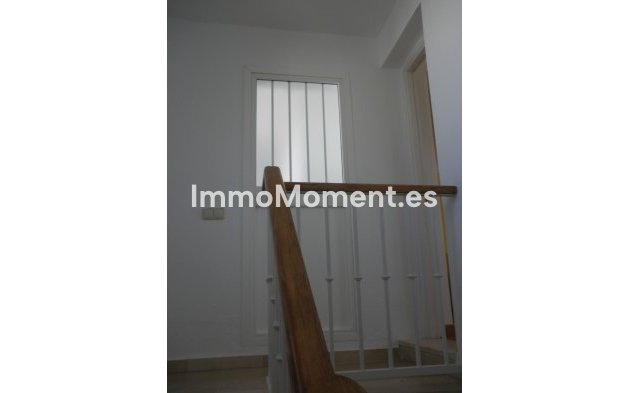 Bestaande woning - Geschakelde woning - Estepona  - Estepona Centro