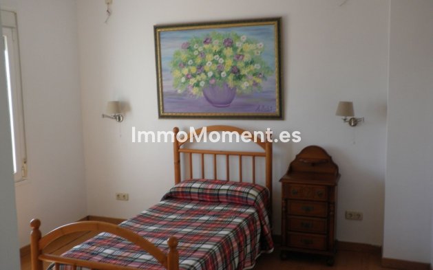 Bestaande woning - Geschakelde woning - Estepona  - Estepona Centro
