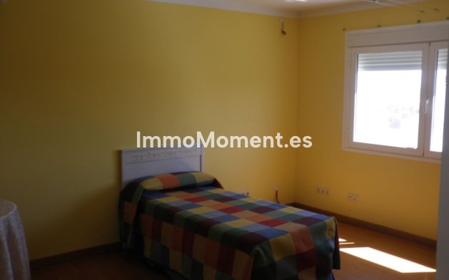 Bestaande woning - Geschakelde woning - Estepona  - Estepona Centro