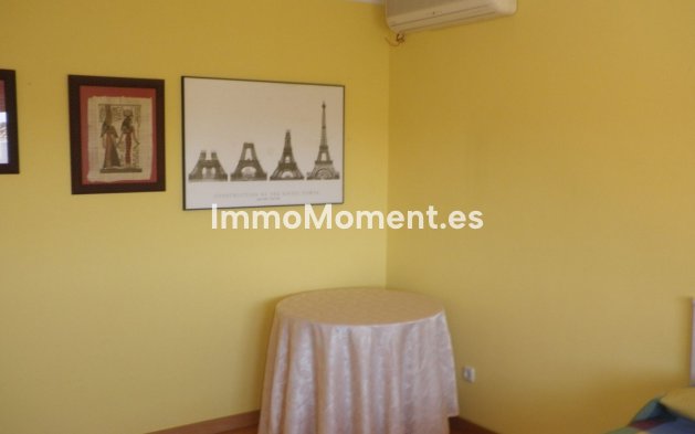 Bestaande woning - Geschakelde woning - Estepona  - Estepona Centro