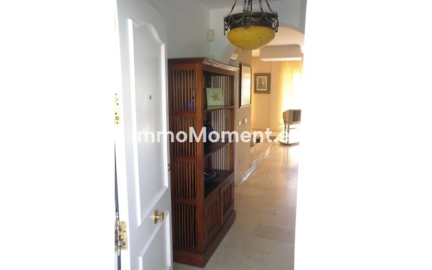 Bestaande woning - Geschakelde woning - Estepona  - Estepona Centro