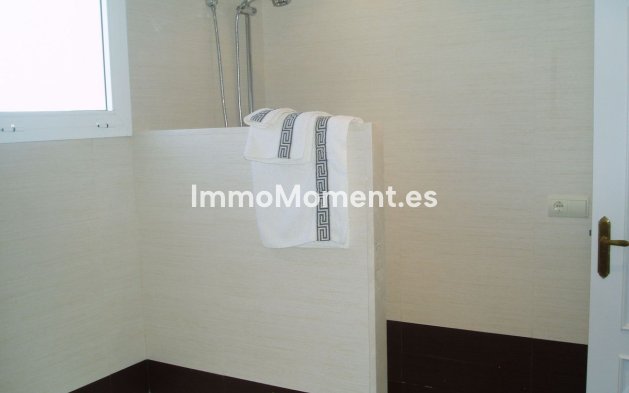 Bestaande woning - Geschakelde woning - Estepona  - Estepona Centro