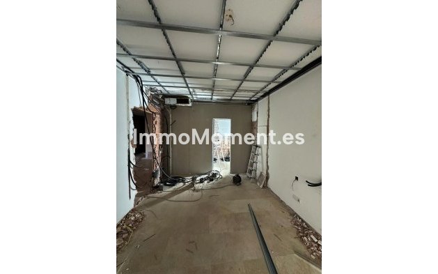 Resale - Apartment - Estepona - Benamara