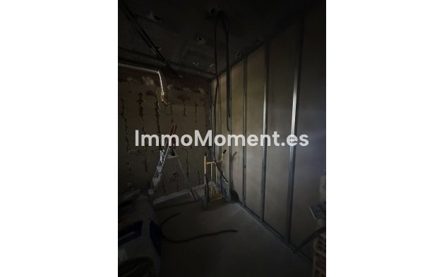 Resale - Apartment - Estepona - Benamara