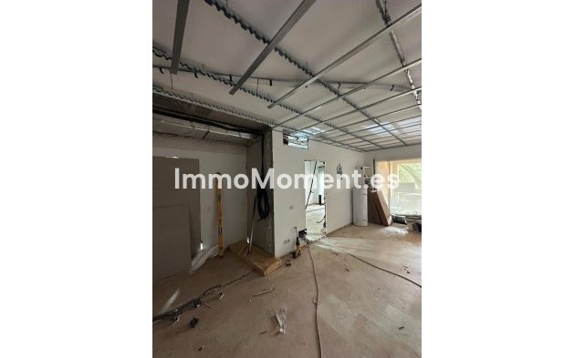 Resale - Apartment - Estepona - Benamara