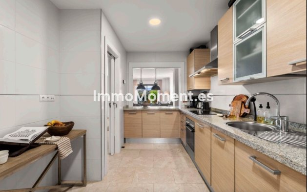Resale - Apartment - Benahavís - Benahavís Centro