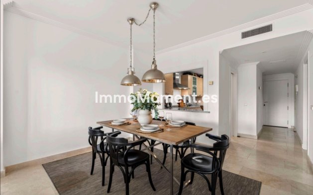 Resale - Apartment - Benahavís - Benahavís Centro