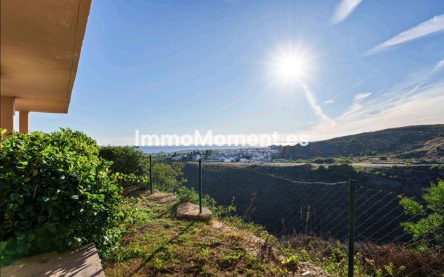 Resale - Apartment - Benahavís - Benahavís Centro