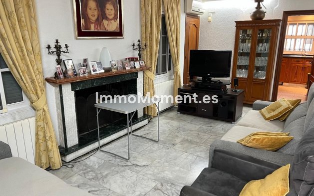 Wiederverkauf - Villa - Marbella - Nueva Andalucía