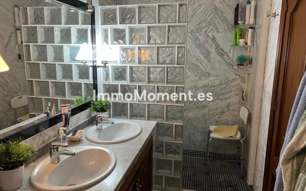 Wiederverkauf - Villa - Marbella - Nueva Andalucía