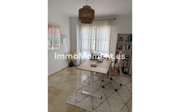 Revente - Appartement - Estepona  - Atalaya