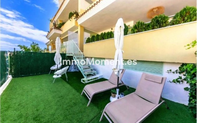 Resale - Apartment - Marbella - Las Brisas