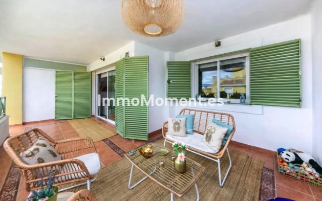 Resale - Apartment - Marbella - Las Brisas