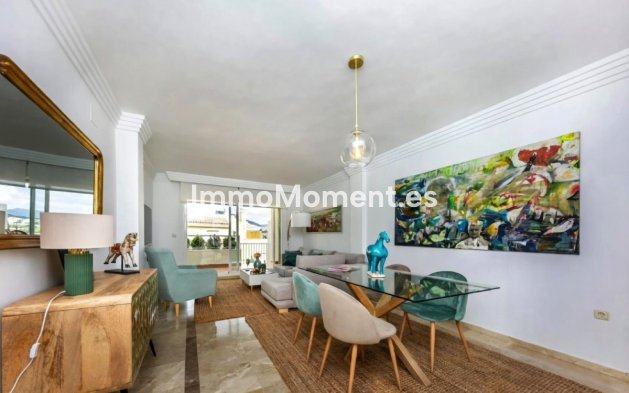 Resale - Apartment - Marbella - Las Brisas