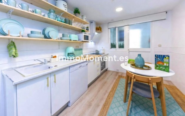 Resale - Apartment - Marbella - Las Brisas