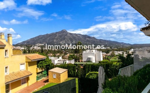 Resale - Apartment - Marbella - Las Brisas