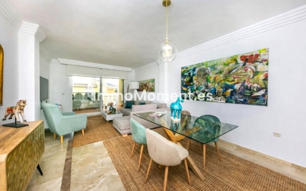 Resale - Apartment - Marbella - Las Brisas
