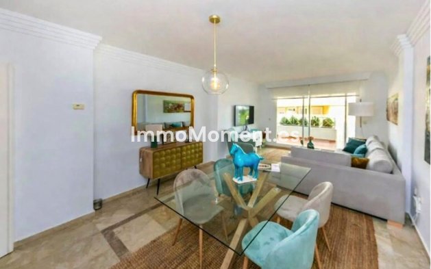 Resale - Apartment - Marbella - Las Brisas