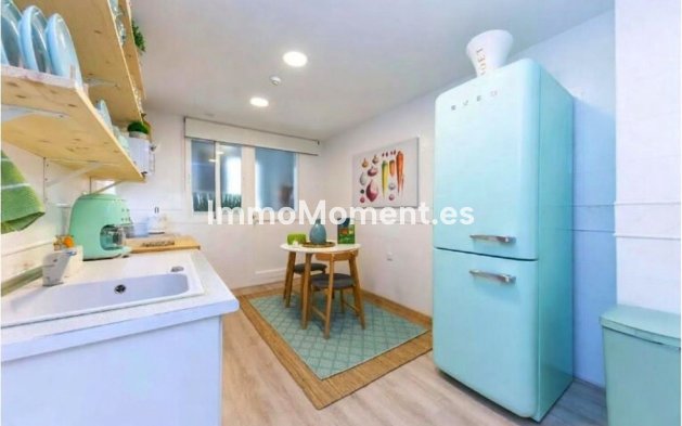 Resale - Apartment - Marbella - Las Brisas