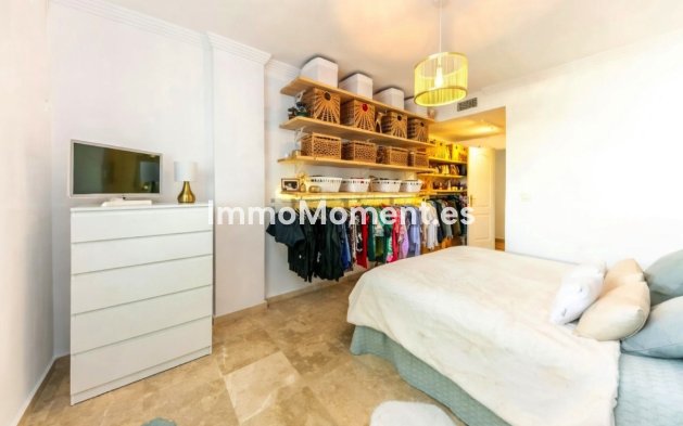 Resale - Apartment - Marbella - Las Brisas