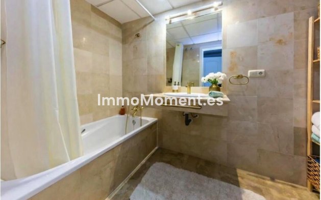 Resale - Apartment - Marbella - Las Brisas