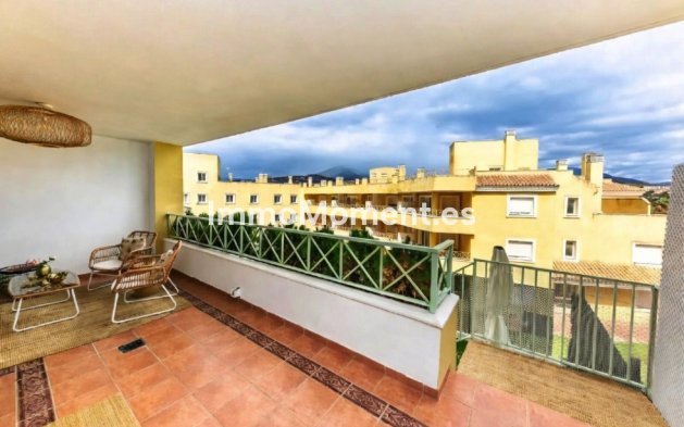 Resale - Apartment - Marbella - Las Brisas