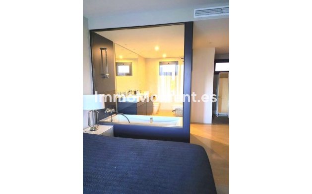 Resale - Apartment - Estepona - Selwo