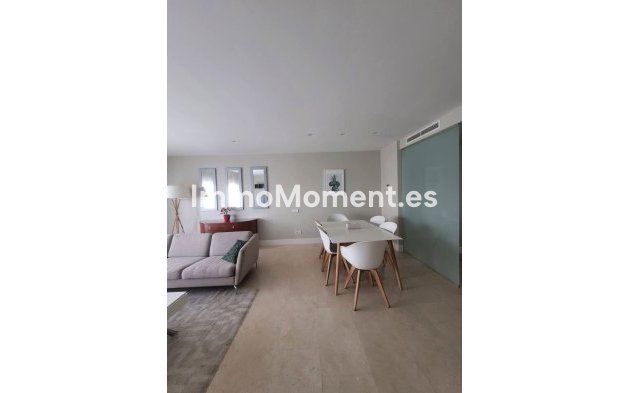 Resale - Apartment - Estepona - Selwo