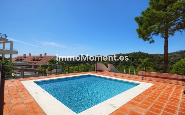 Resale - Apartment - Estepona - Selwo