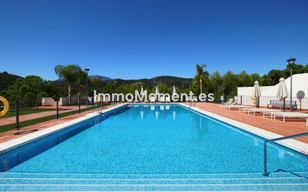 Resale - Apartment - Estepona - Selwo
