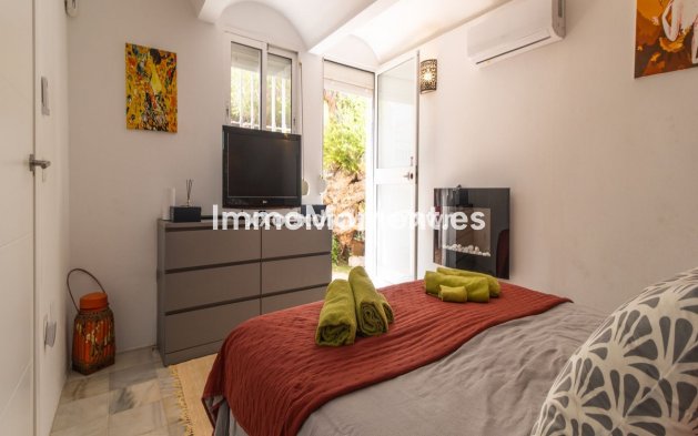 Bestaande woning - Vrijstaande villa - Estepona  - Estepona Centro