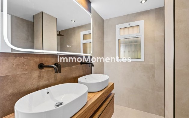 Revente - Appartement - Marbella - Nueva Andalucía