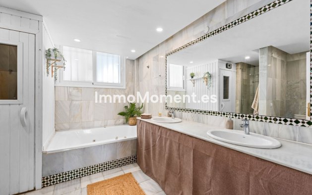 Resale - Townhouse - Marbella - Puerto Banús